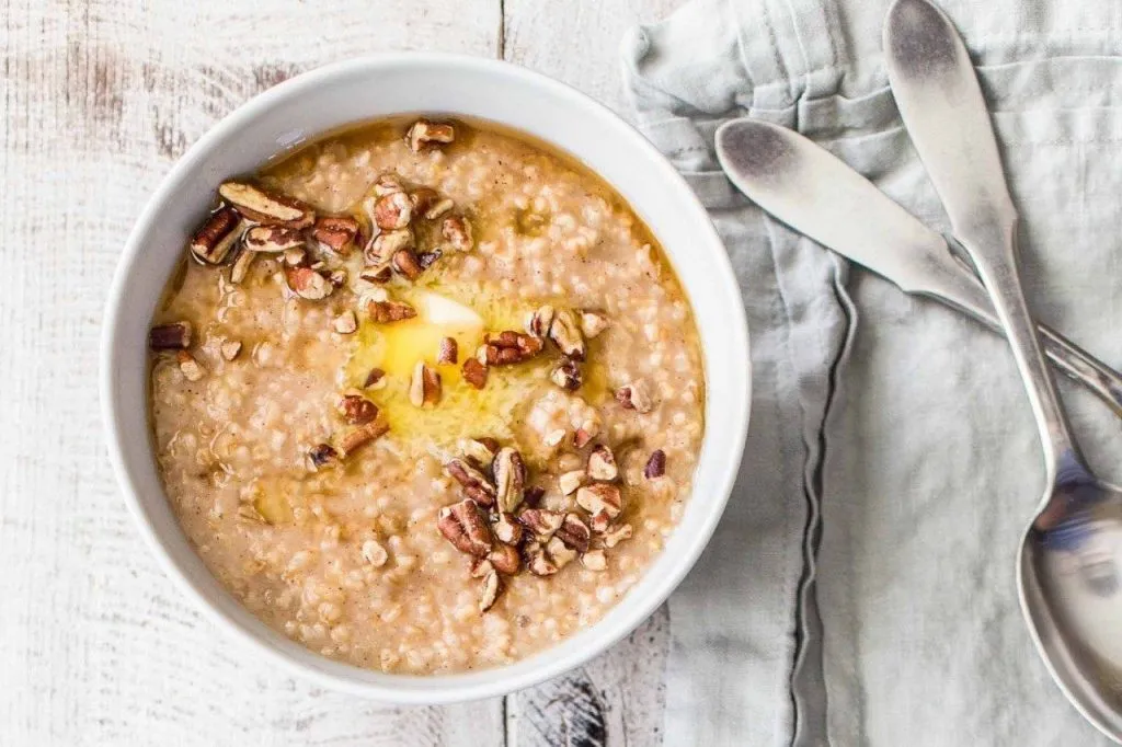 Apple Cinnamon Oatmeal Porridge