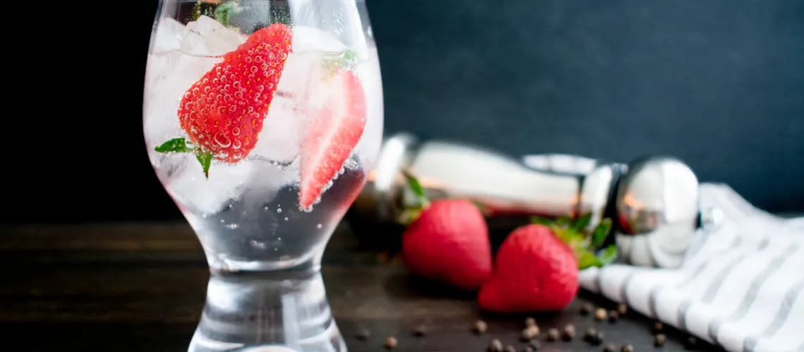 Strawberry Gin Smash Cocktail