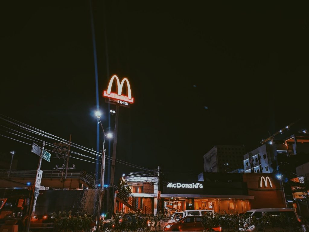 Mcdonald Store At Nigh Time 1656225