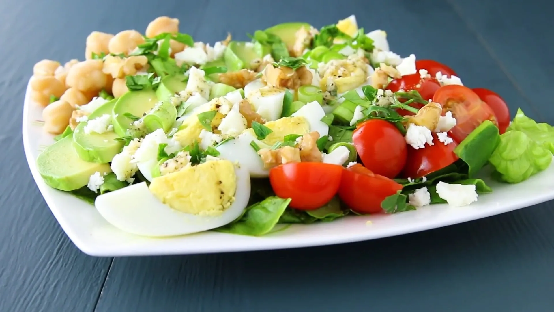 Green Salad with Boiled Eggs Recipe - Lola Covington