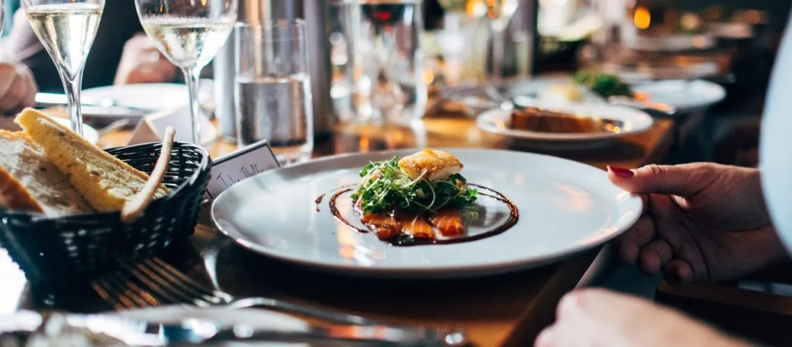 What Are the Pros and Cons of Opening a Restaurant?